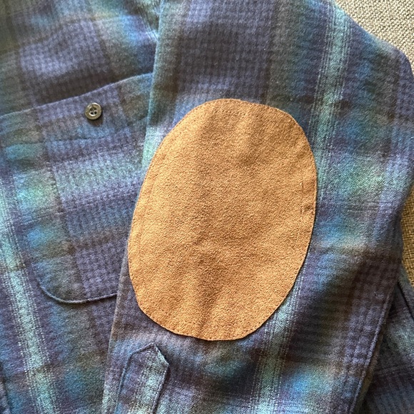 Pendleton Vintage Men’s Blue and Green Plaid Shirt with Brown Elbow Patches - Picture 7 of 10
